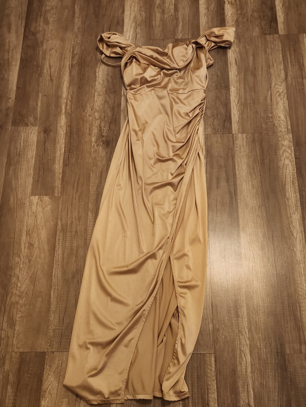 Elegant Off-Shoulder Maxi Dress in Champagne XL